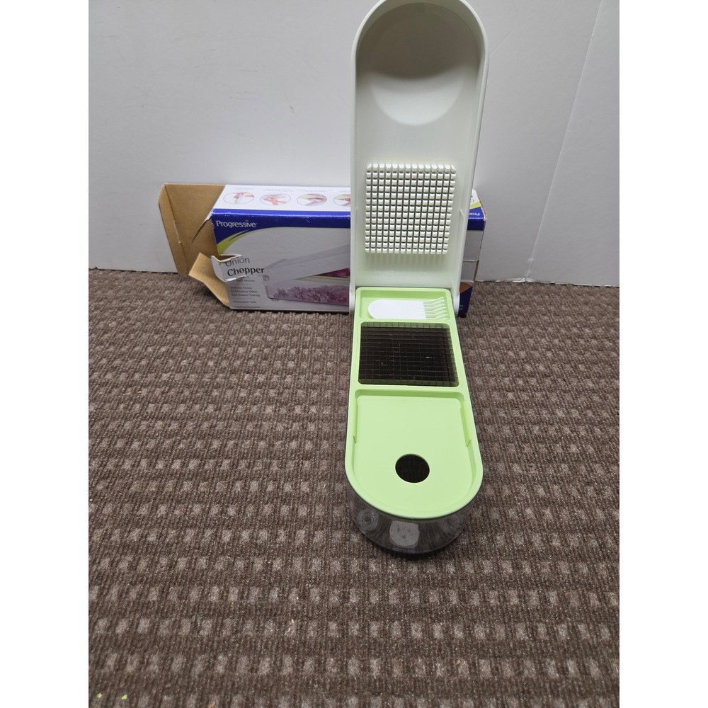 Progressive Onion Chopper Vegetable Dicer 2 Cup Capacity Green White GPC-2000